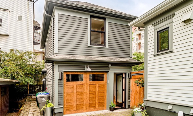 Alphabet Historic District House | Cozy Guest House in the Heart of Alphabet District