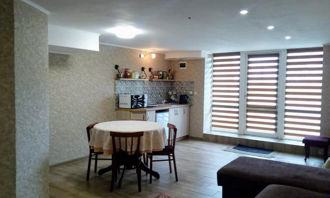 Lieninski rajon House | Guest House Izumrudnyy: 10/10 Rated, Pet-Friendly Retreat