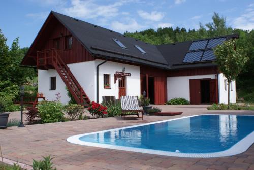 Jablonne v Podjestedi Apartment | Top-Rated Guest House K74: Pool, Breakfast & Hot Tub