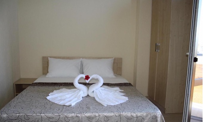 Anapa House | Cozy Guest House K.V.N. with Pool and Oceanfront Views
