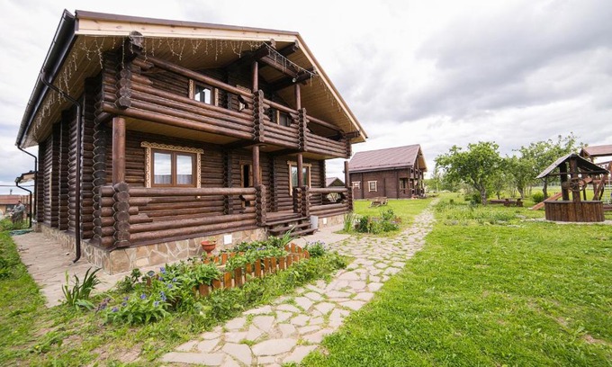 Seletskoe House | Seaside Guest House Krasnaya Usadba with Oceanfront Views