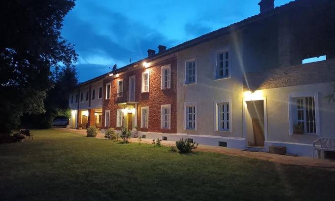 Tigliole Apartment | Exceptional Guest House La Carolina with Oceanfront Views