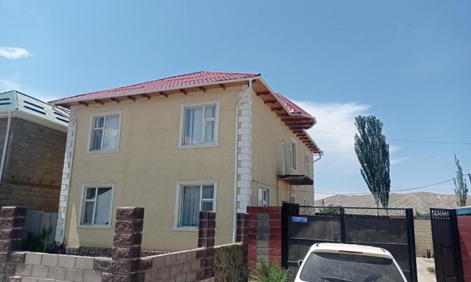 Bokonbayevo House | Inviting Guest House "Light" in Bokonbaevo with Breakfast