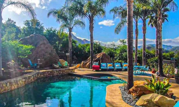 Calabasas House | Relax at Guest House Malibu Retreat with SALT Pool & Jacuzzi