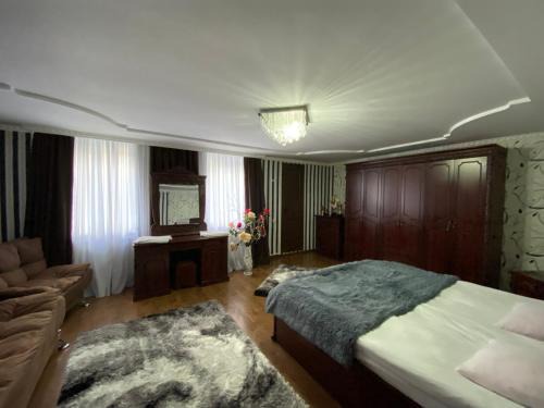 Gergeti House | Budget-Friendly Guest House Misho with Breakfast & Kitchen