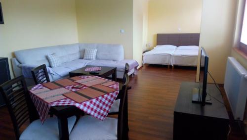 Presov House | Inviting Guest House Mladosť: Family-Friendly Comfort Awaits