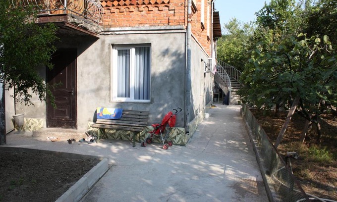 Tsandripsh House | Ideal Stay at Guest House Monini with Breakfast & Kitchen