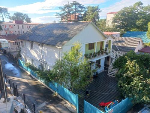 Magnetiti House | Cozy Guest House on Devyatnadtsataya with Pet-Friendly Amenities