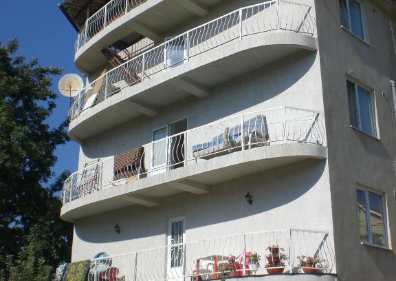 Tsentralnyy House | Budget-Friendly Guest House on Rakhmaninova 21