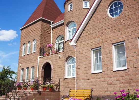 Diveevo House | Exceptional Guest House Piligrim with Hot Tub, Rated 9/10