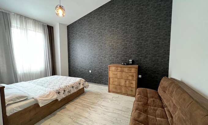 Tsqneti Apartment | Budget-Friendly Guest House PIROSMANI with Kitchen Access