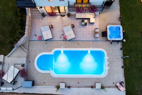 Vranovaca House | Exceptional Guest House Plitvice Hills with Pool & Ocean View
