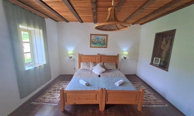 Pocitelj Hotel | Discover Guest House Pocitelj: Pet-Friendly Ocean Views