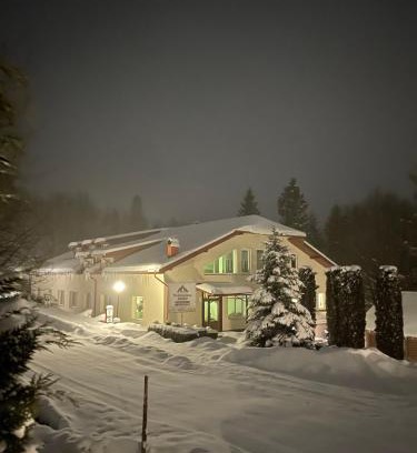 Soymy House | Cozy Guest House Podobovets 2000 with Oceanfront Views