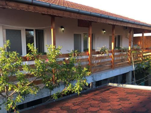 Pavel Banya House | Inviting Guest House Pri Germanetsa with Hot Tub & Pool