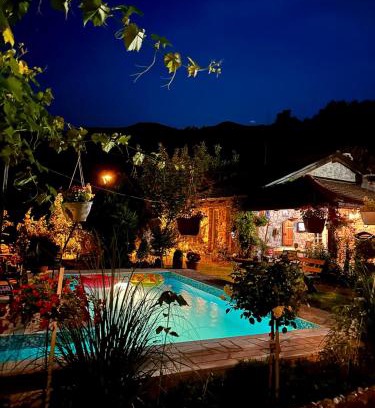 Konjic House | Cozy Stay at Guest House Queen with Oceanfront Views