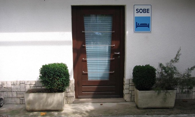 Ilirska Bistrica House | Comfortable Stay at Guest House Rože with Breakfast Included