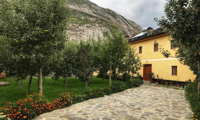 Rabdisht House | Outstanding Guest House Sabriu: Pet Friendly & Family Welcome