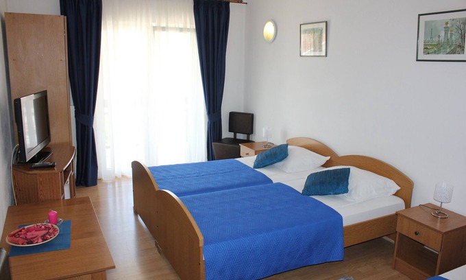 Ploce House | Pet-Friendly Guest House San Antonio with Inviting Patio