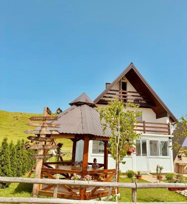 Zabljak Villa | Guest House SARA: Top-Rated Stay with Breakfast & Kitchen