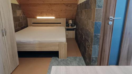 Linhartice House | Family-Friendly Guest House Sherpa with Hot Tub & Breakfast