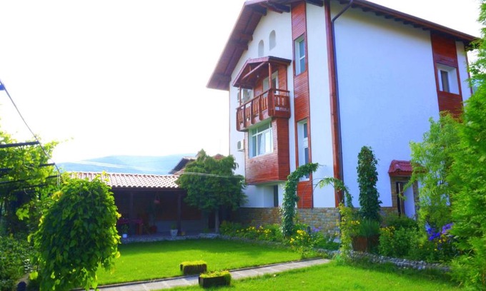 Sapareva Banya House | Discover Guest House Simona: Oceanfront Bliss Awaits