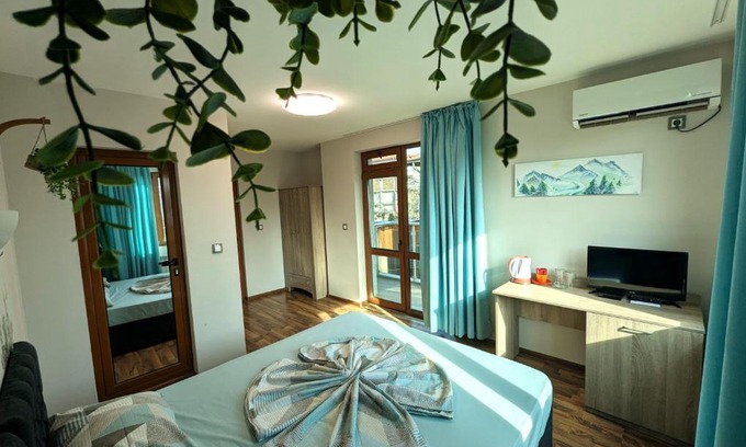 Primorsko House | Family-Friendly Guest House Beglik Tash with High Ratings