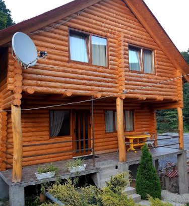 Shaian Cabin | Enchanting Guest House Smerichka with Pool & Hot Tub