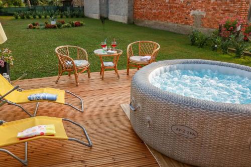 Karlovac Apartment | Relaxing Studio Apartment Marina with Outdoor Jacuzzi