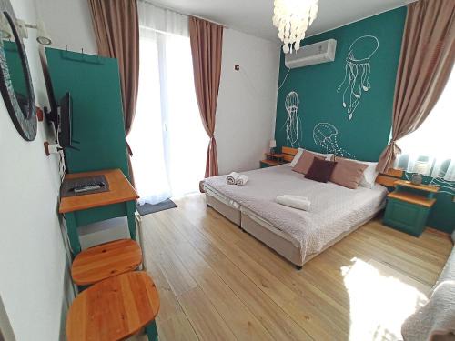 Pomorie House | Budget-Friendly Stay at Guest House Sunflowers - 9/10 Rated