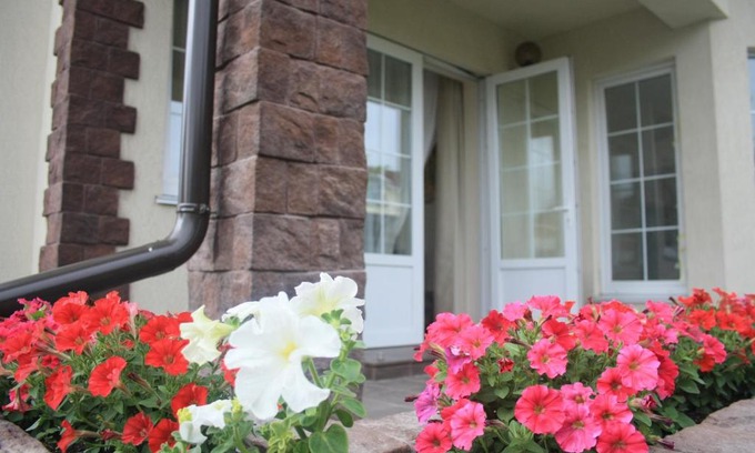 Petrozavodsk House | Top-Rated Guest House Sunny with Kitchen Amenities