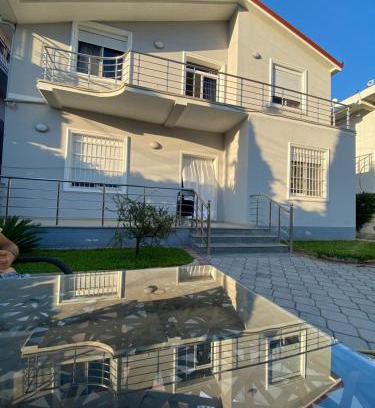 Durres House | Guest House Twins