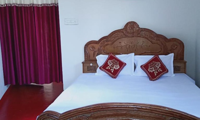 Gulab Sagar House | Cozy Guest House UGS with Breakfast & Family-Friendly Vibes