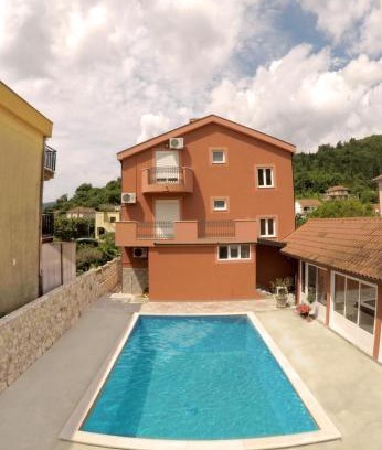 Zelenika House | Cozy Guest House Villa Živanović with Breakfast Included