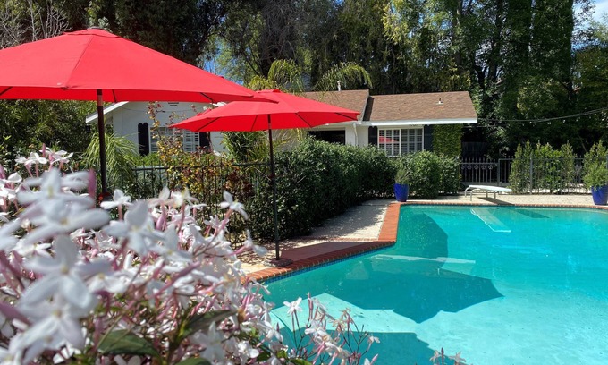 Woodland Hills House | Guest House with Private Entry, Pool & Ocean View