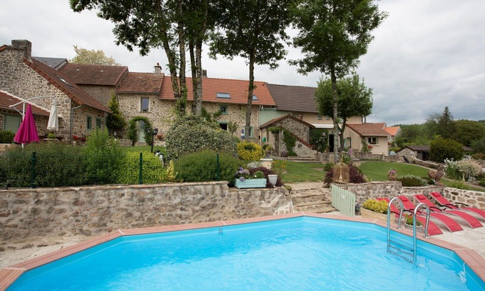 Naillat House | Relaxing Guest House with Pool & Spa for Up to 6 Guests