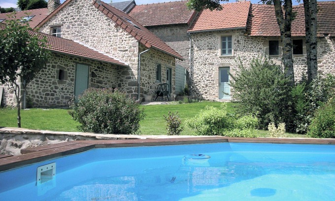 Naillat House | Inviting Guest House with Pool and Spa for Family Getaways