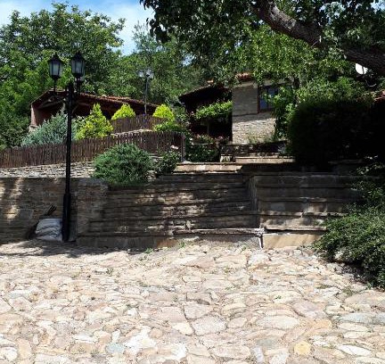 Zheravna House | Idyllic Getaway at Guest House Zarkova Kushta – Pet Friendly