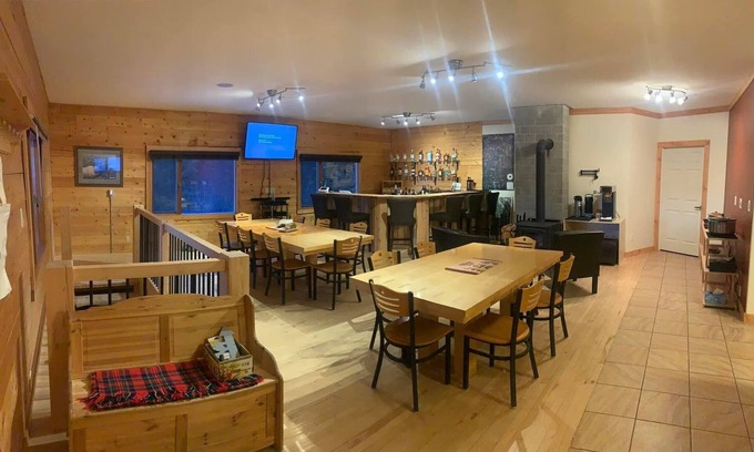 Lumby House | Guest Lodge in the BC Mountains!