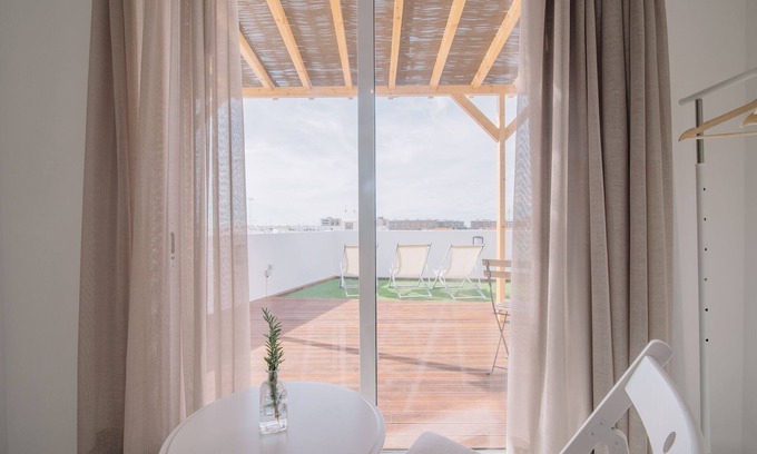 Olhao House | Top-Rated Guest Mar: Family-Friendly with Spa & Dining