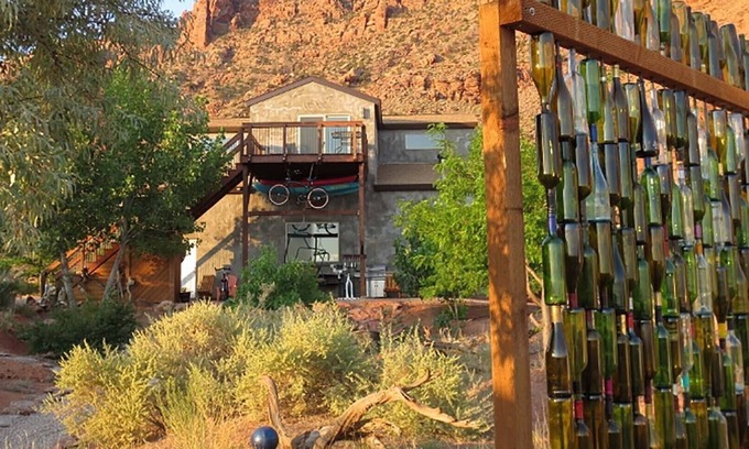 Moab South Valley House | Guest Nest 360: Remote Work Haven with Scenic Views