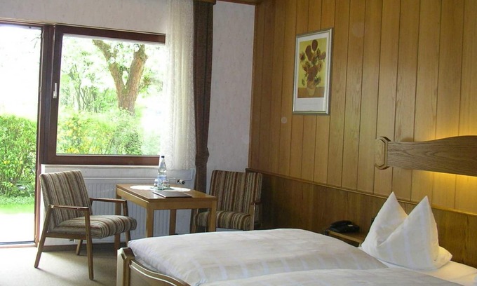 Erbach Cottage | Cozy Guest Room at Cafe Best with Breakfast & Family Amenities