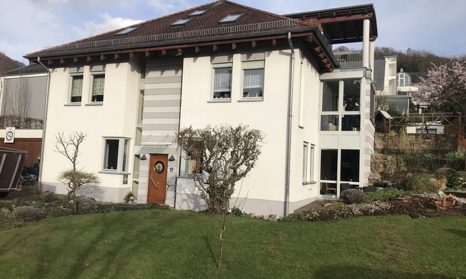 Auerbach House | Cozy Guest Room with Pet-Friendly Amenities and Breakfast
