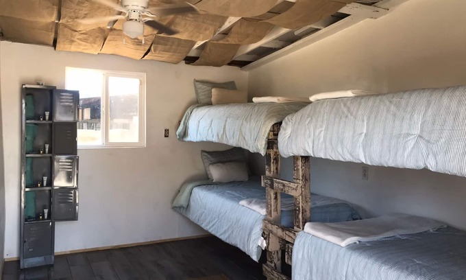 Quinta del Mar Cottage | Inviting Guest Room with Ocean View & Spa Amenities
