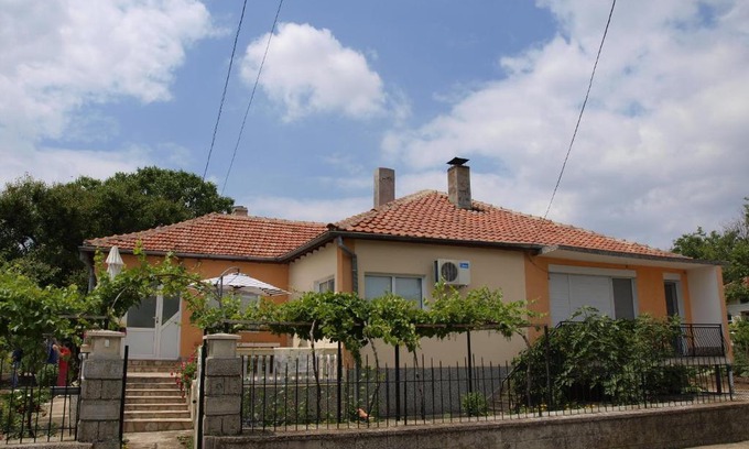 Shabla House | Budget-Friendly Family Rooms at Guest Rooms Kamberovi