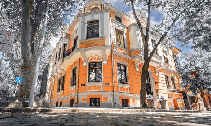Plovdiv Center House | Inviting Guest Rooms in Plovdiv with Spa and Dining Options