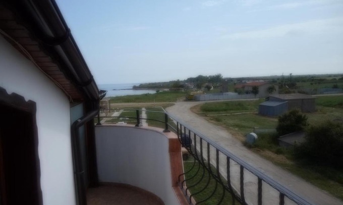 Shabla House | Relaxing Oceanfront Guest Rooms at Ribarska Hizha