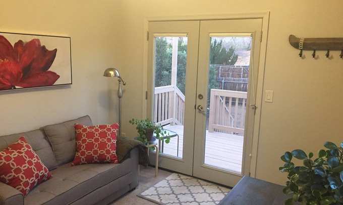 Cottonwood-Verde Village House | Eco-Friendly Guest Suite with Private Rooms & Dog Friendly