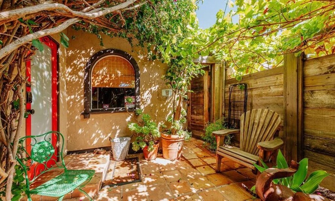 Pacific Palisades House | Exceptional Guest Suite Steps from Ocean Bluffs & Town