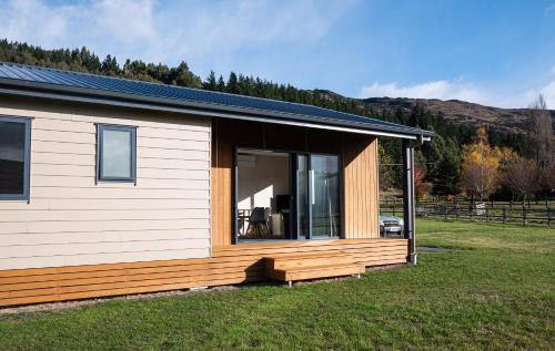 Otago House | Peaceful Guest Suite in Roxburgh with Breakfast Included